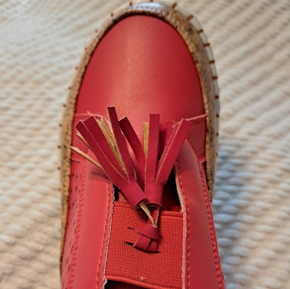 Slip On Sneaker W/ Tassels Size 40 - Picture 5 of 11